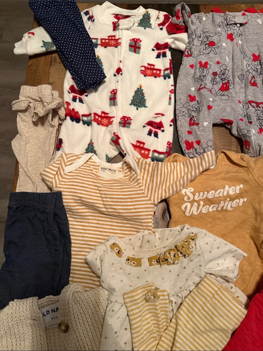 Huge 0-3 baby girls clothing lot!